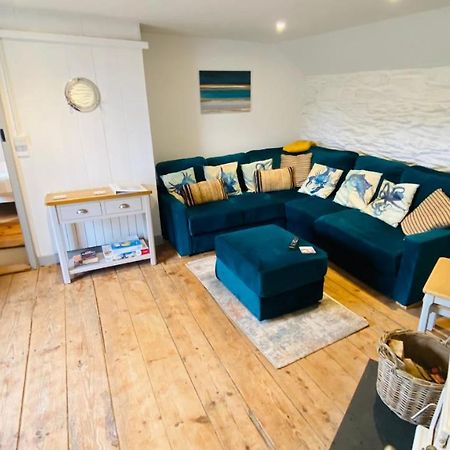 Spindrift Is A Beautiful Newly Refurbished Three Bedroom Private Family House Located On The Old Harbour And The Coastal Path In The Heart Of Beautiful Polperro Bagian luar foto