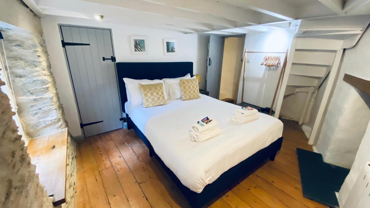 Spindrift Is A Beautiful Newly Refurbished Three Bedroom Private Family House Located On The Old Harbour And The Coastal Path In The Heart Of Beautiful Polperro Bagian luar foto