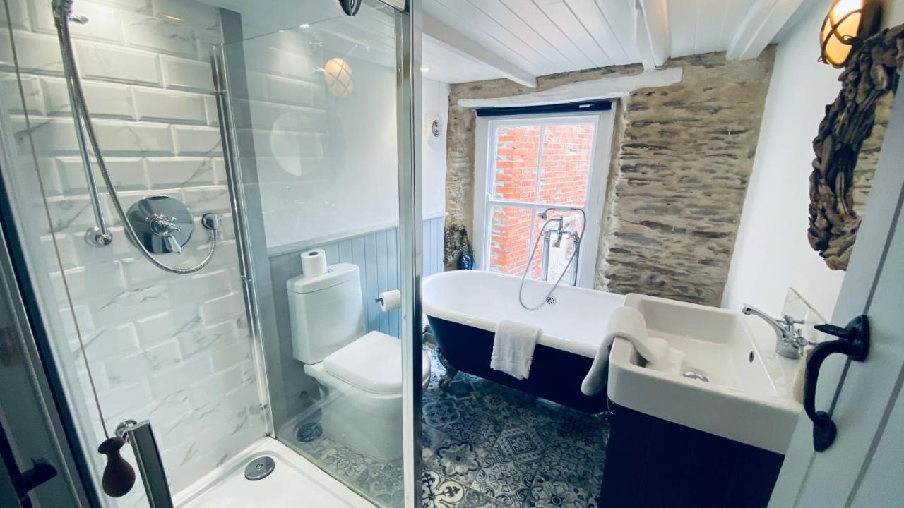 Spindrift Is A Beautiful Newly Refurbished Three Bedroom Private Family House Located On The Old Harbour And The Coastal Path In The Heart Of Beautiful Polperro Bagian luar foto