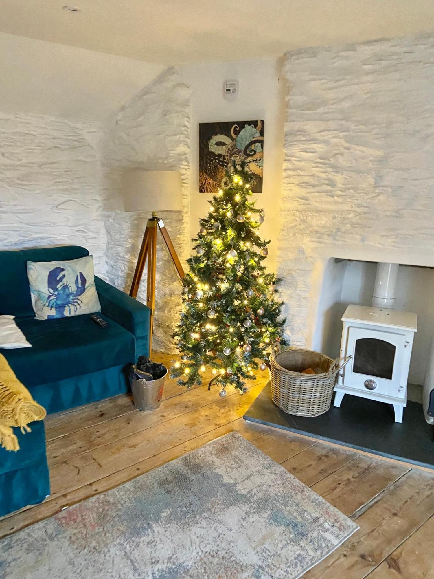 Spindrift Is A Beautiful Newly Refurbished Three Bedroom Private Family House Located On The Old Harbour And The Coastal Path In The Heart Of Beautiful Polperro Bagian luar foto